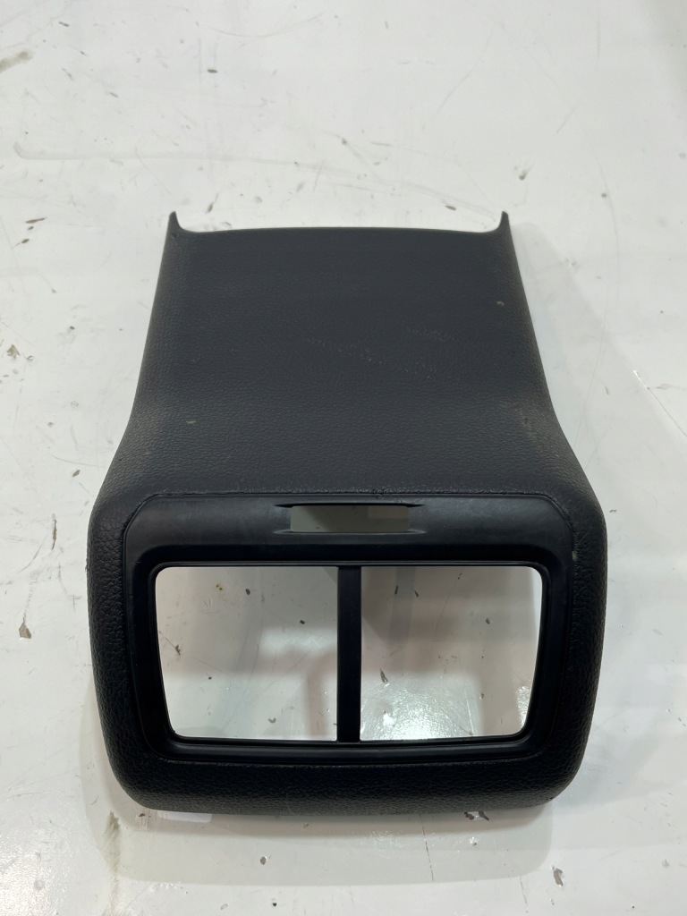 фото №1, Корпус решётки обдув vw golf vii 5g0863289c