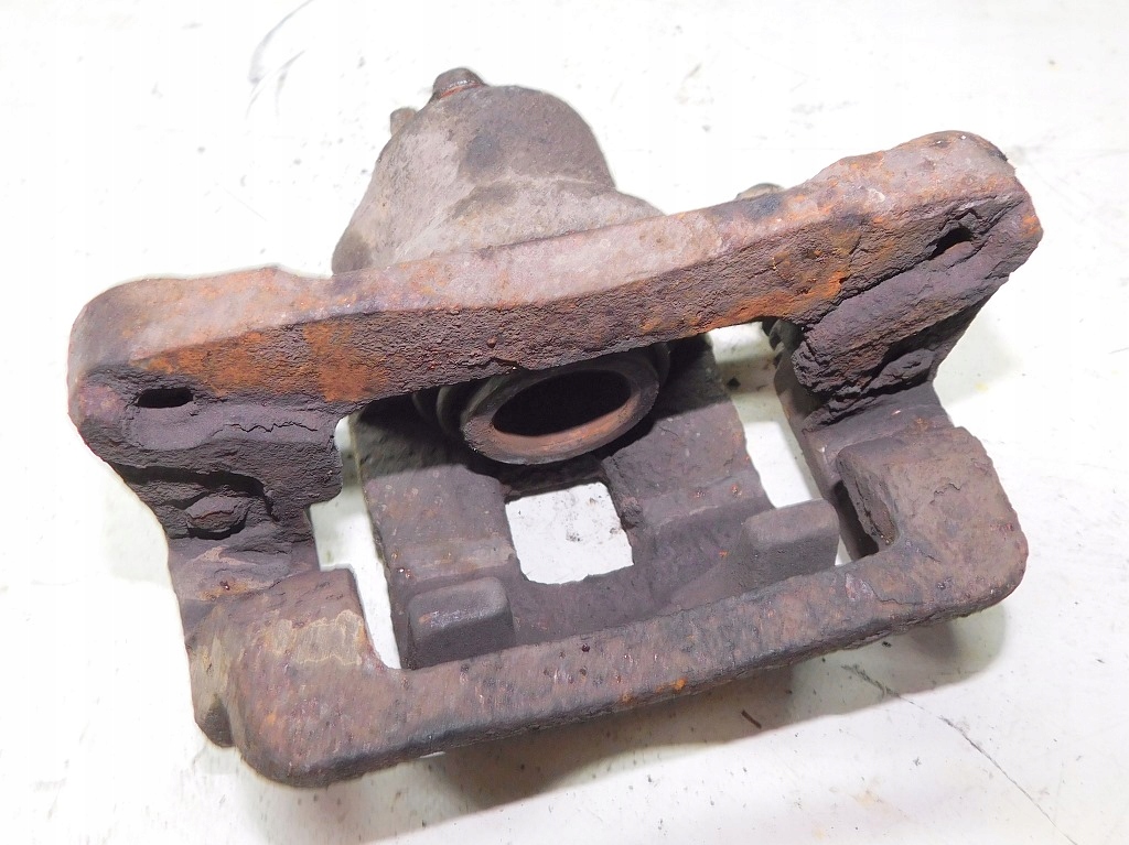 фото №6, Hyundai santa fe i 2.0crdi 02r суппорт левый задняя