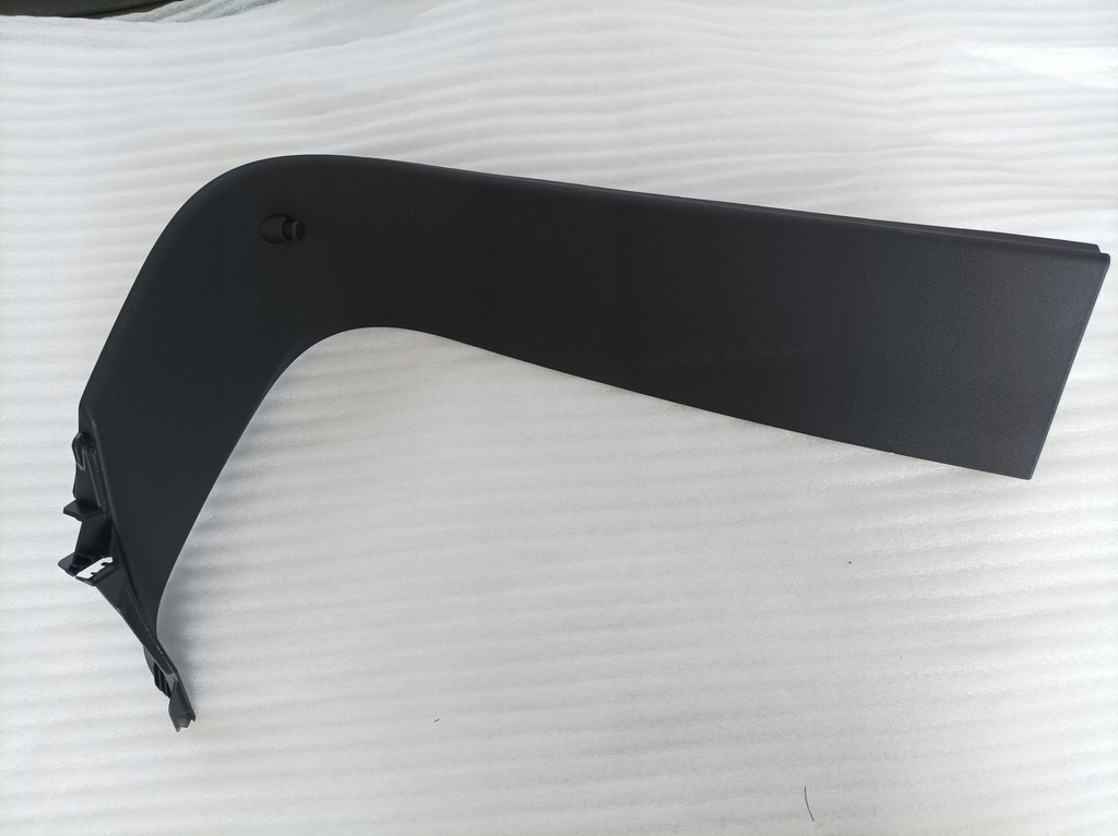 фото №1, Mercedes a45 w176 amg оббивка кришки багажника