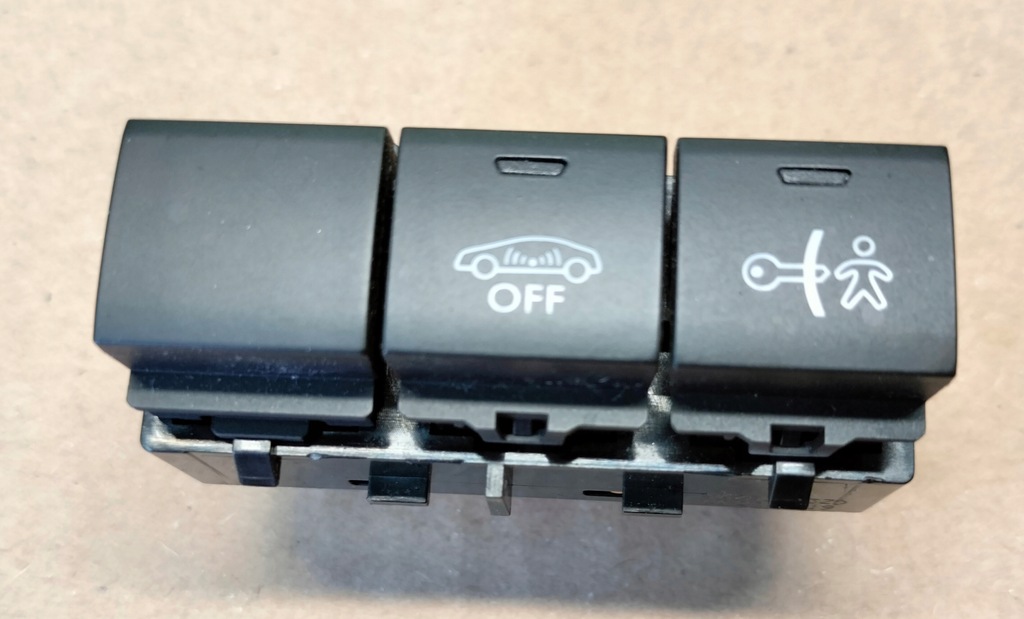 фото №1, Peugeot 2008 переключатель кнопка сигнализация