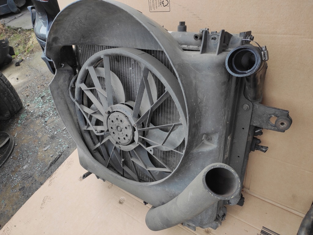 Ремінь радіатор води інтеркулер кондиціонера вентилятор jeep cherokee 3.1 td Зі Шроту