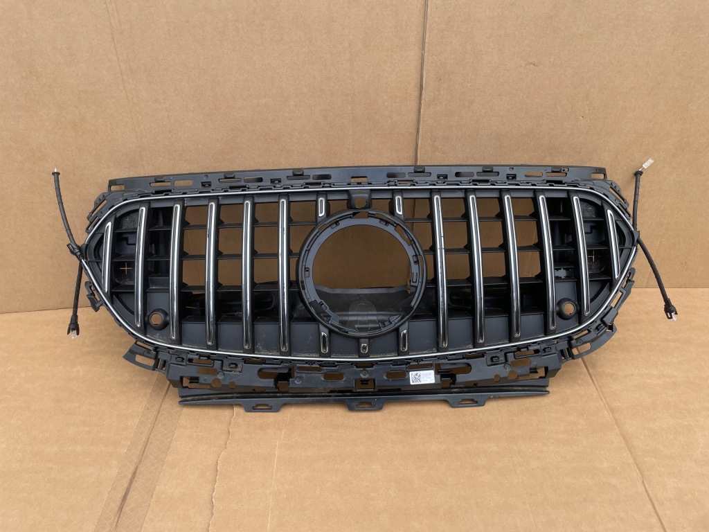 фото №1, Mercedes e klasa w214 amg 6.3 22- решітка радіатора решітка радіатора a2148806502 оригінал