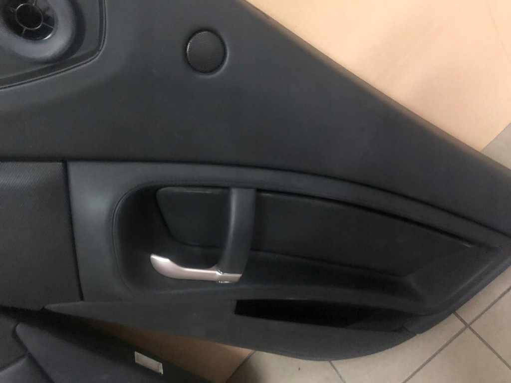 фото №2, Ferrari california f149 обшивка дверь обивка l