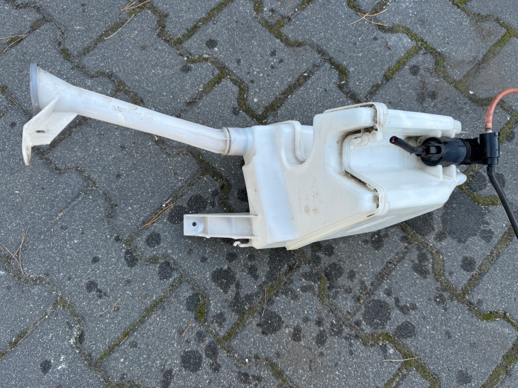 фото №1, Бачок омивача nissan juke f15