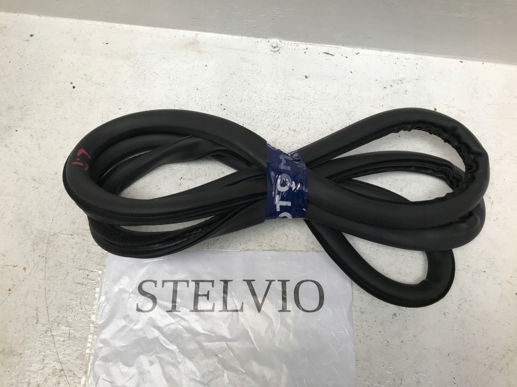 фото №1, Alfa romeo stelvio прокладка двері задня ліва кузовна oryg демонтаж