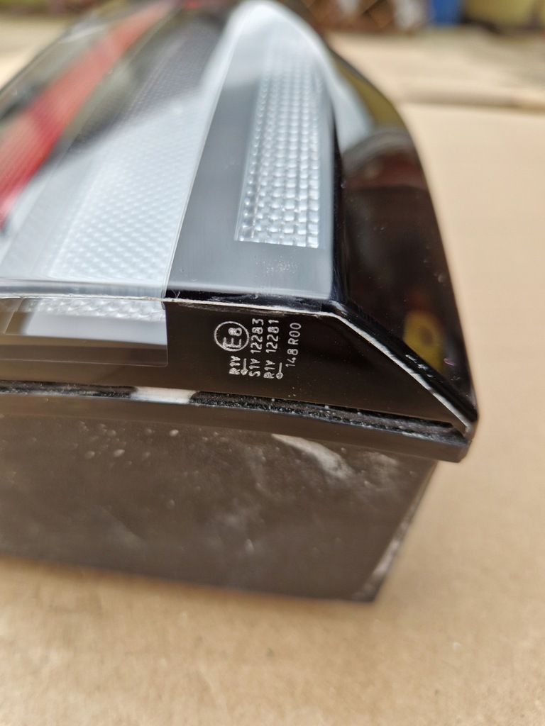 фото №7, Лампа задняя led vw id. buzz 1t3945307 центральная