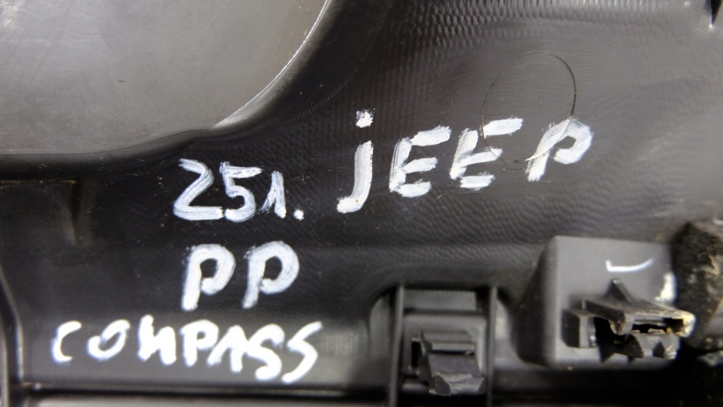 фото №11, Jeep compass i lift обивка обшивка дверь правый перед