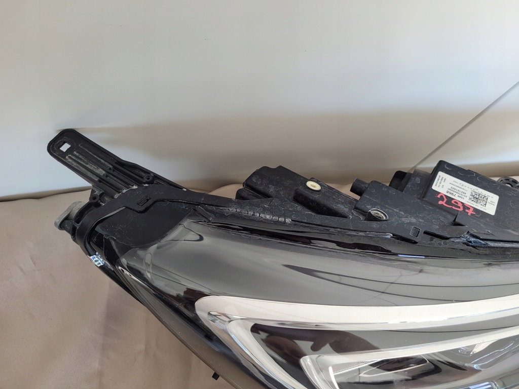 фото №7, Лампа права передня фара правий opel crossland x 13467968 h7 звичайна