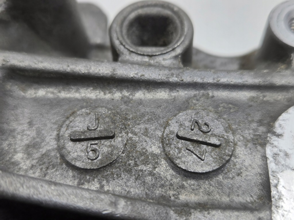 Кришка розподільного валу касета toyota 1.5 blue hdi peugeot opel 9812647280 в Україні