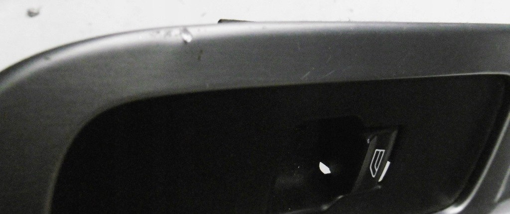 фото №6, Volvo v50 05 переключатель стекло правый перед 03451300