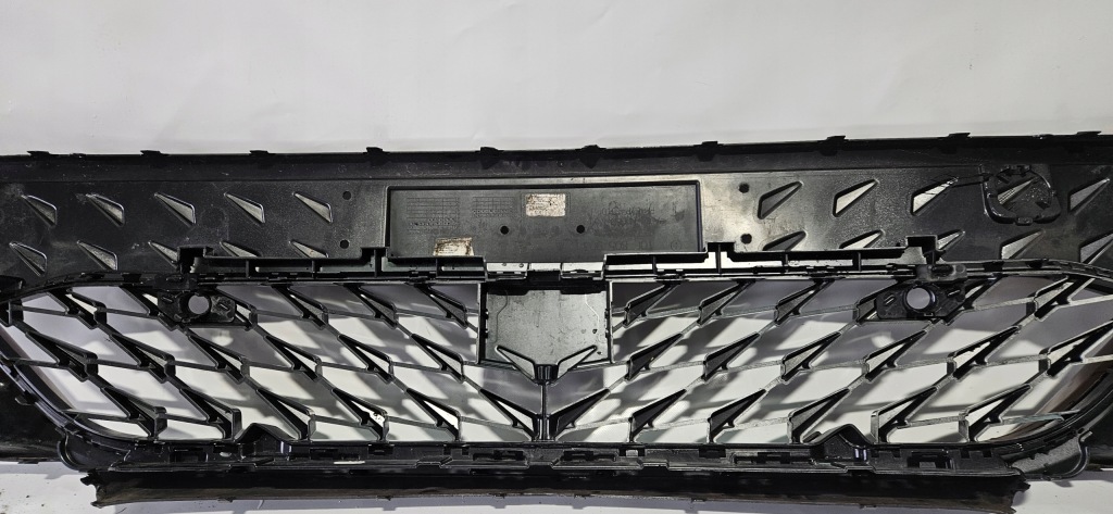 Решётка бампера перед средняя coupra born 10e 2021- Недорого