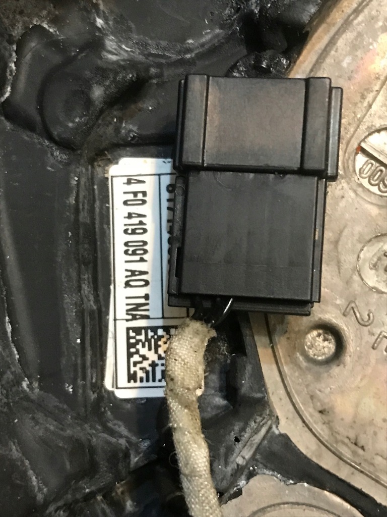 фото №6, Audi a6 c6 воздуховод кожа 4f0419091aq трёхспицевая