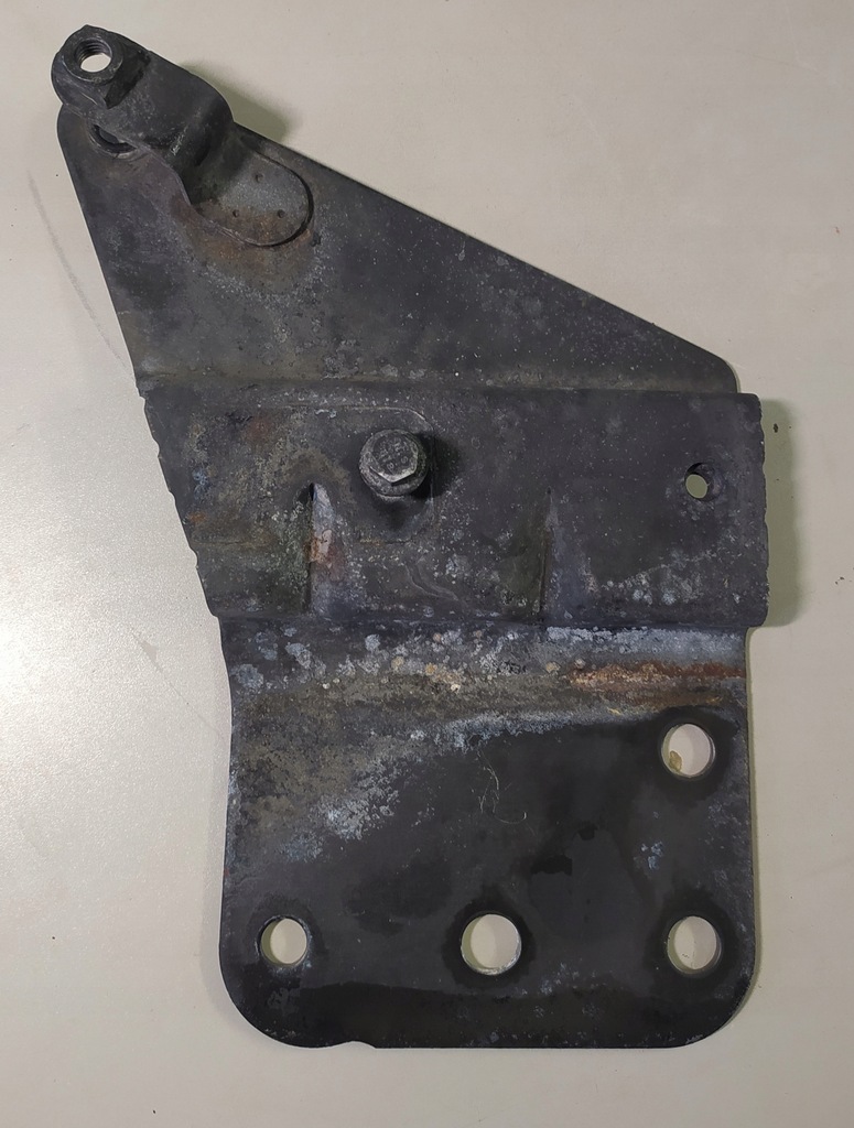 фото №1, Scania r 420 нижние кронштейн радиатора 1776271