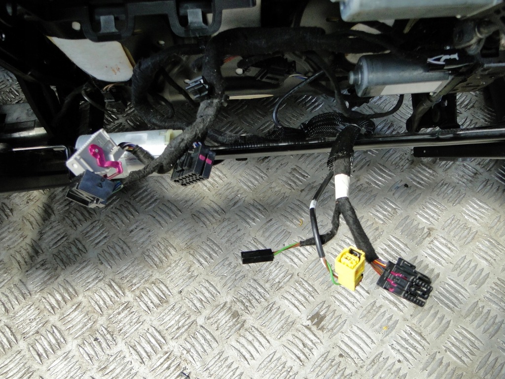 Сидіння шкіра skoda superb 3 3v 3v9 універсал ll&k підігрів електрика пам'ять Доставка