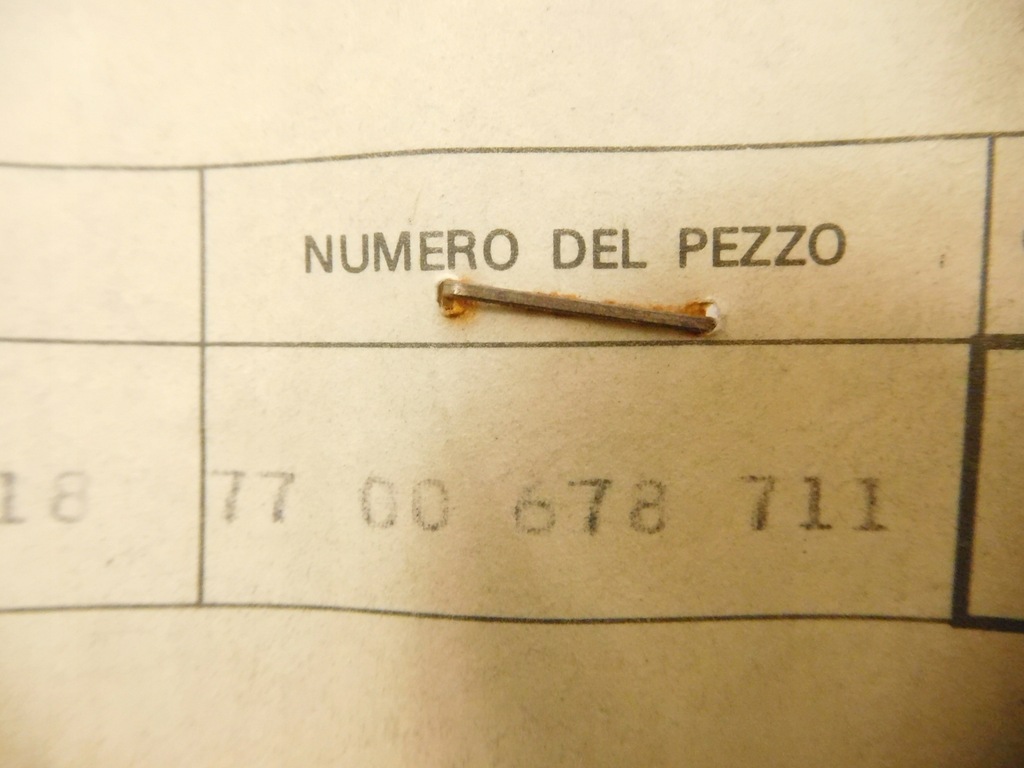 фото №7, Молдинг стойка порог renault 7700678711