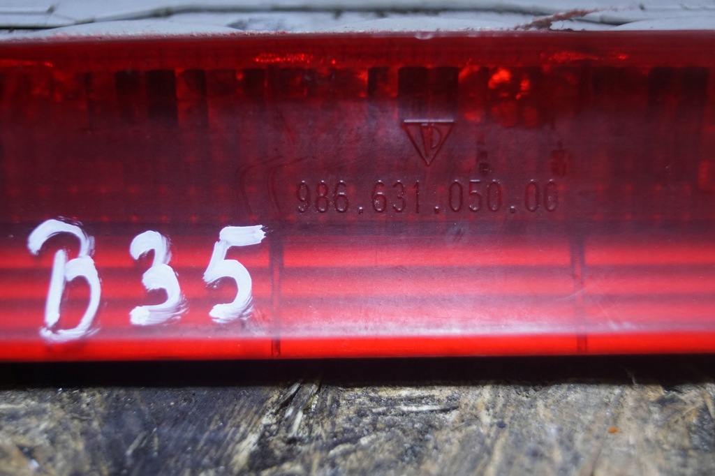 фото №5, Porsche boxster 986 третий свет стоп-сигнал