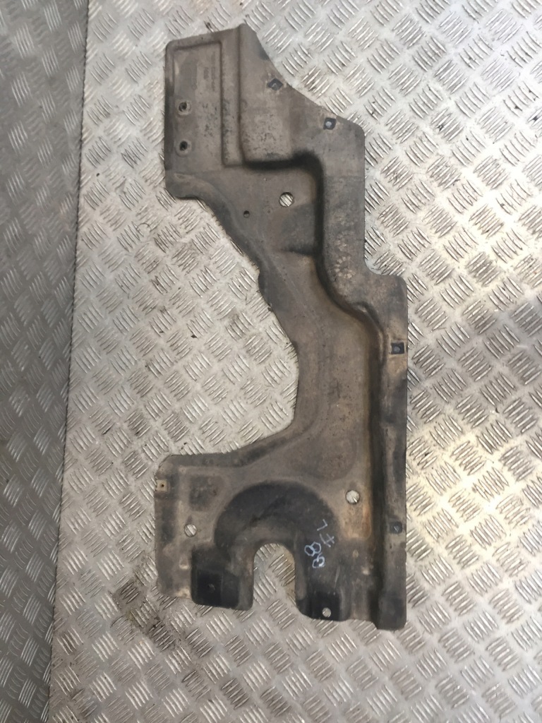 фото №1, Audi q8 q7 4m защита подвеска 4m0825213j