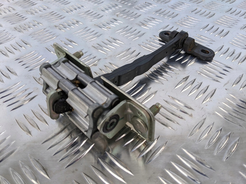 фото №4, Обмежувач двері scania r s