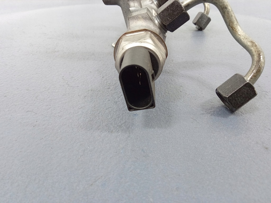 фото №5, Audi a4 b9 3.0 tdi молдинг упорскування 059130089cs