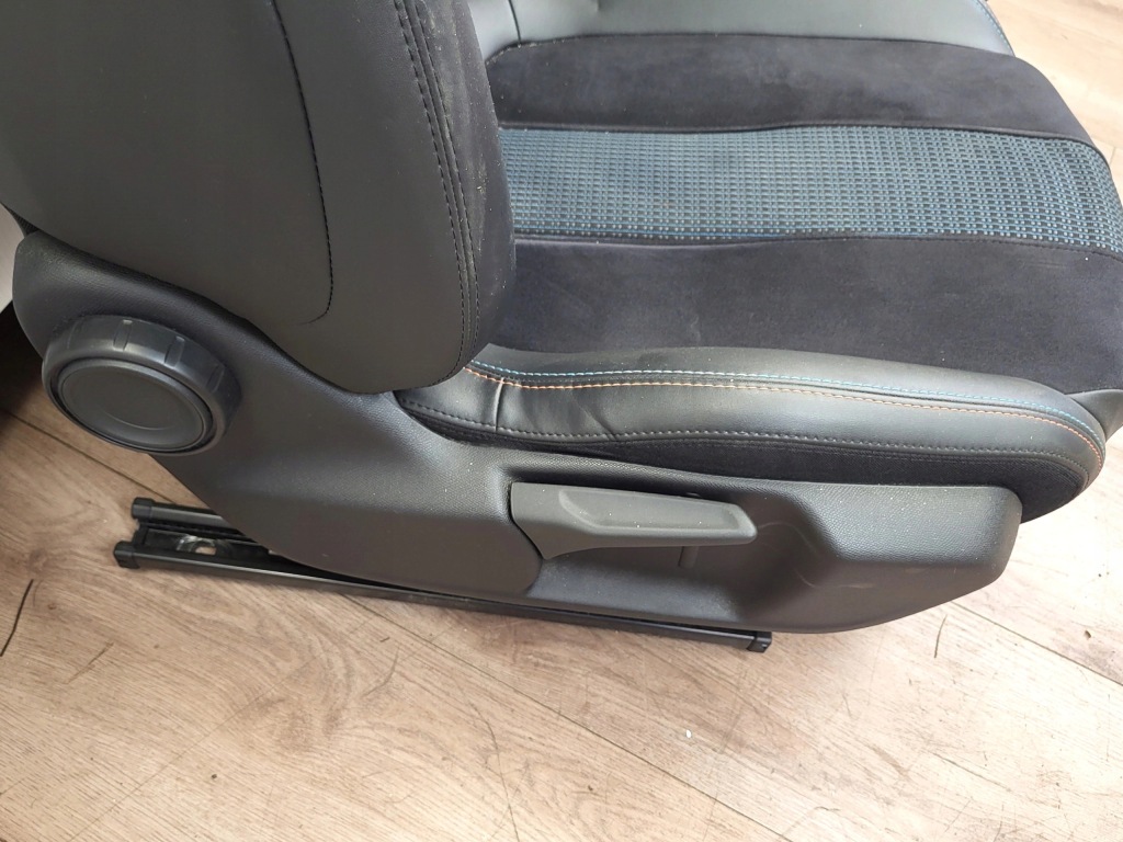 фото №7, Сиденья заднее сиденье комплект peugeot 308 t9 2019r. 1.2 thp kwed