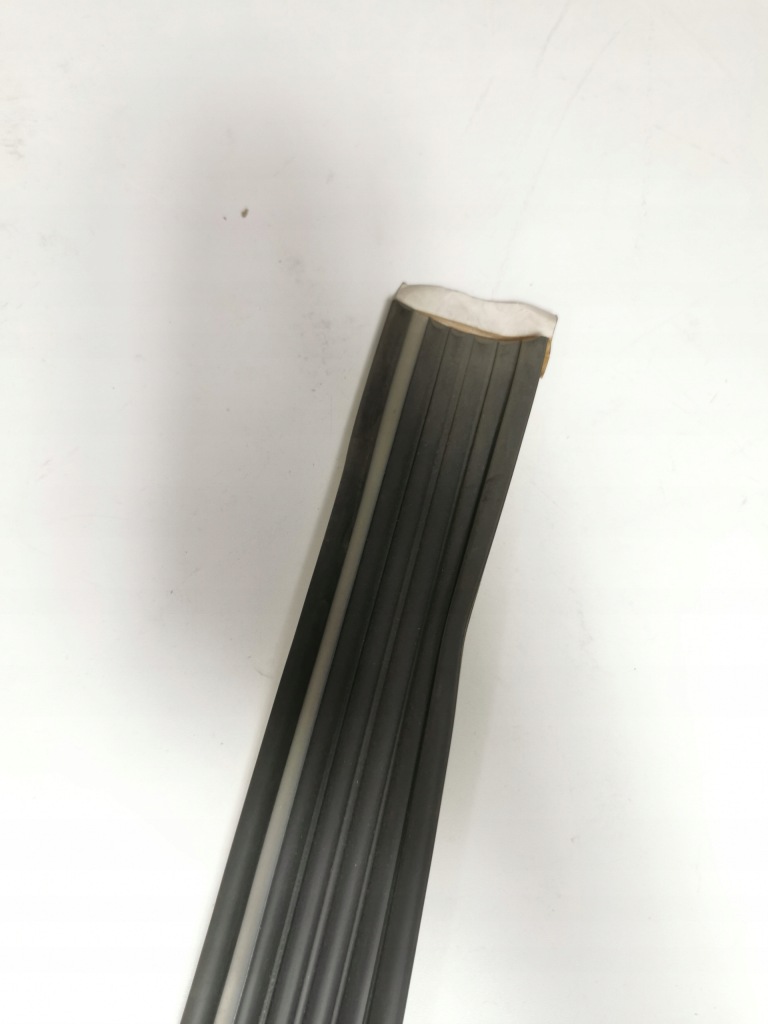 фото №9, Молдинг хромована, середня бампера задня opel omega a оригінальний номер 1409232 90319581