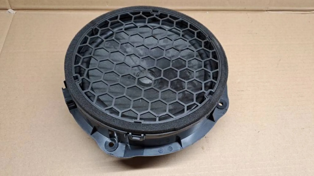 фото №1, Audi a3 8v динамик дверь перед 8v0035415