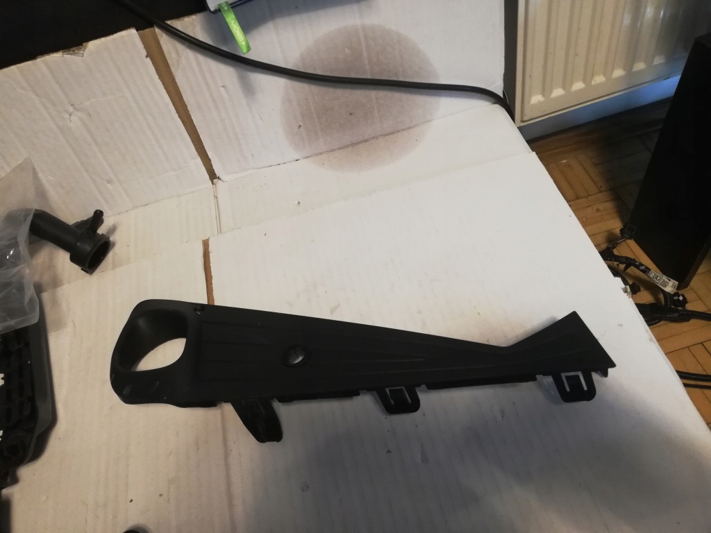 фото №1, Toyota c-hr решётка противотуманная фара правый перед 52127-4130