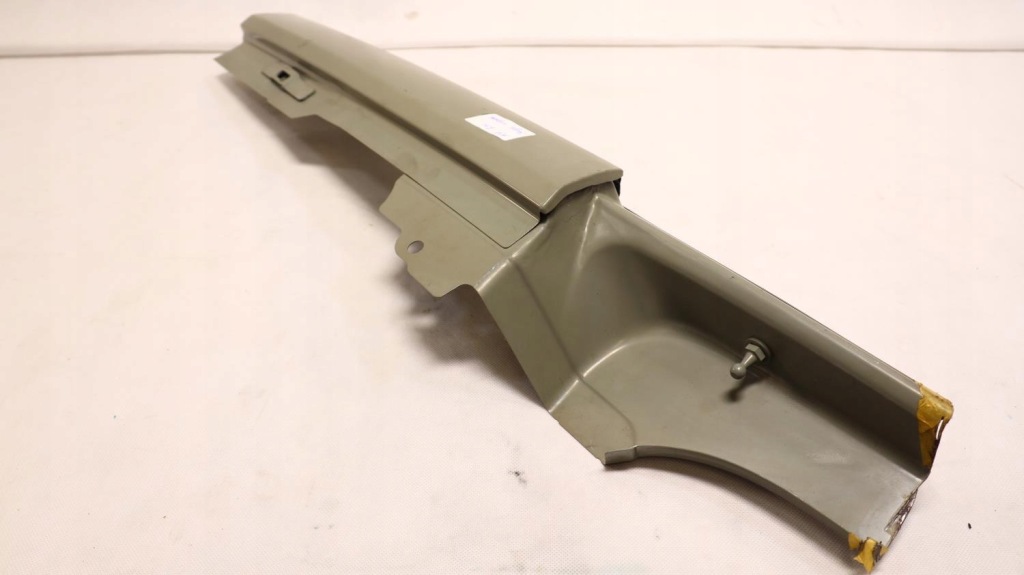 Tesla model y 2020- обшивка верхній стійку  правий задній 1549231-sc-a в Україні