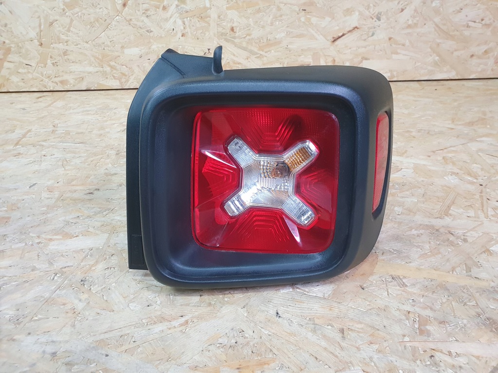 фото №1, Jeep renegade lift лампа правый задняя 52109462