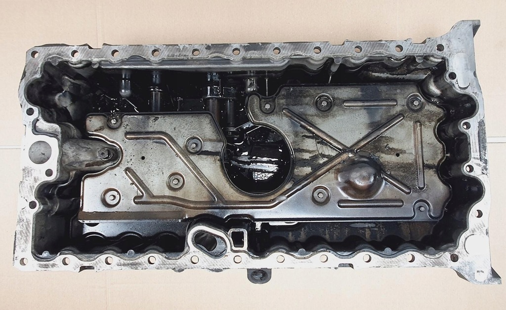 фото №1, Поддон масляная volvo v70 ii 2.4 d 30713677