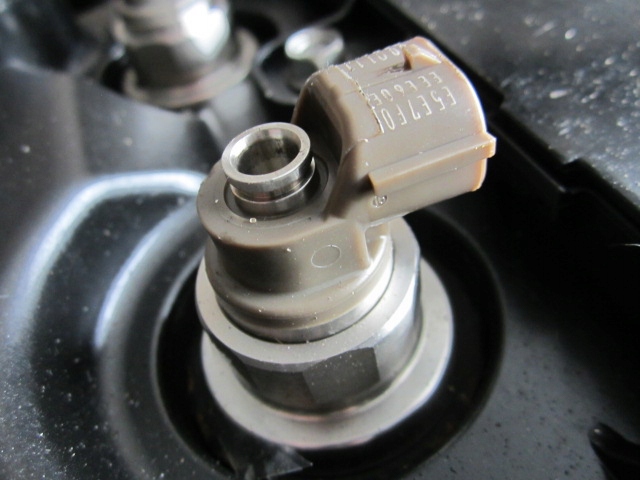 Opel astra h j zafira b c 1.7 cdti a17dtr z17dtr молдинг упорскування 55pp05-01 Доставка