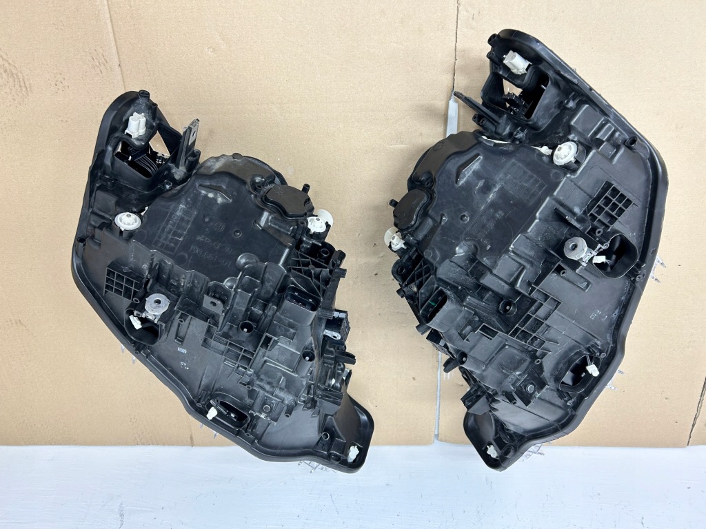 Лампы левая правая bmw 3 f30 lift full led Цена