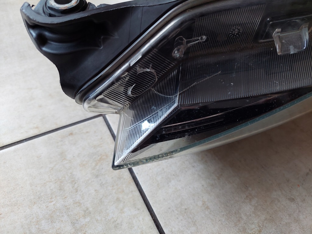 фото №7, Правая - линза - led - skoda fabia iii - 6v1