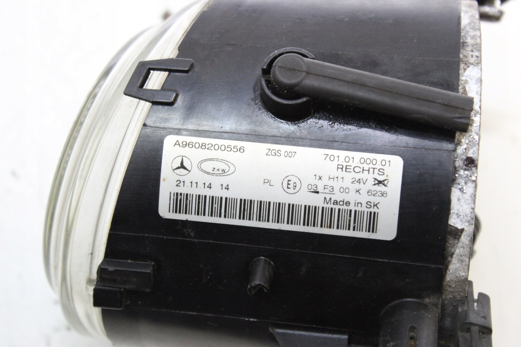 фото №7, Противотуманная фара правый mercedes actros mp4 a9608200556 oryg