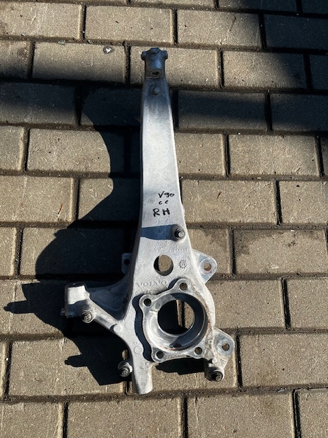 фото №1, Volvo v60 v90 ii cross country поворотний кулак права передня 31658817