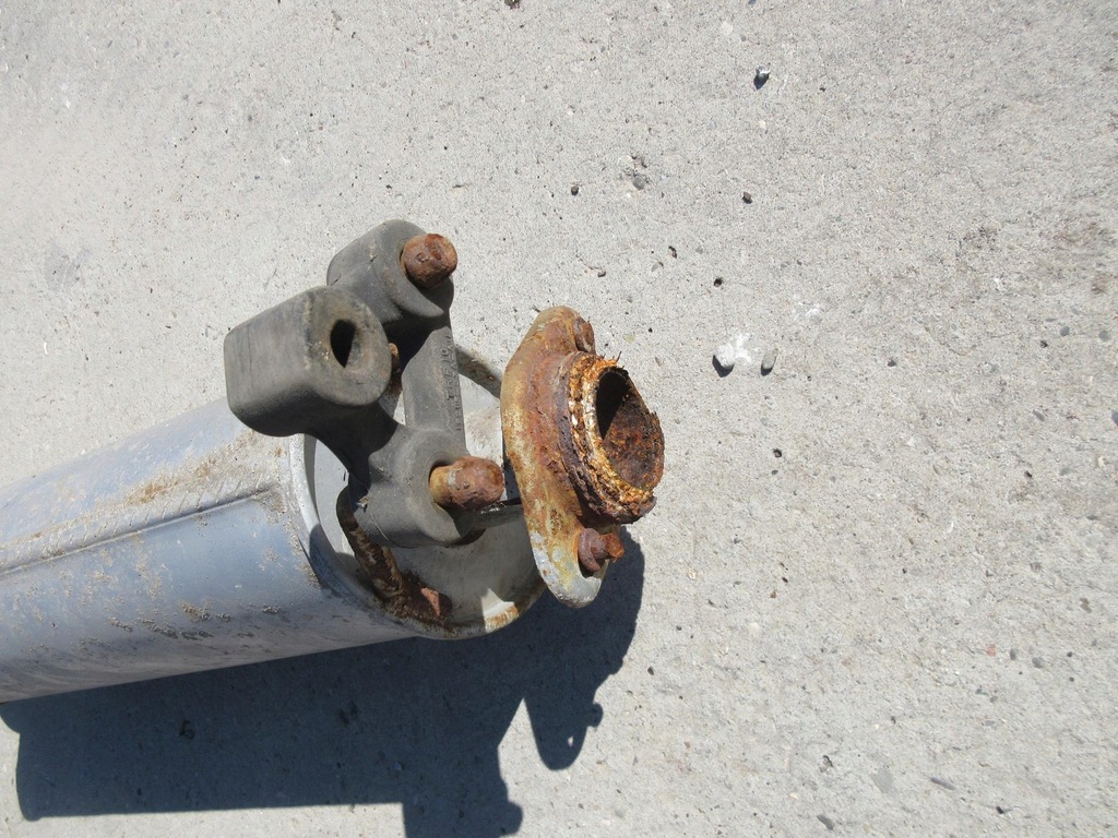 фото №5, Honda civic vii 5d hb 1.4 16v 90 km d14z6 гаситель выхлоп средний