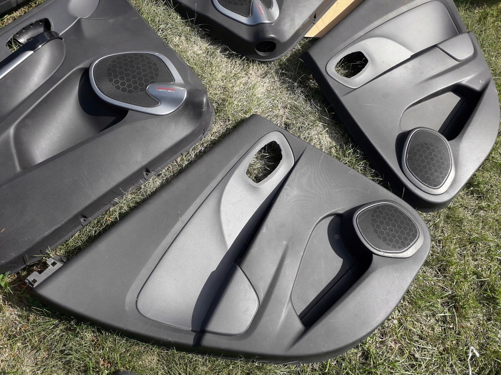 фото №11, Сиденья заднее сиденье renault clio iv kombi gt line