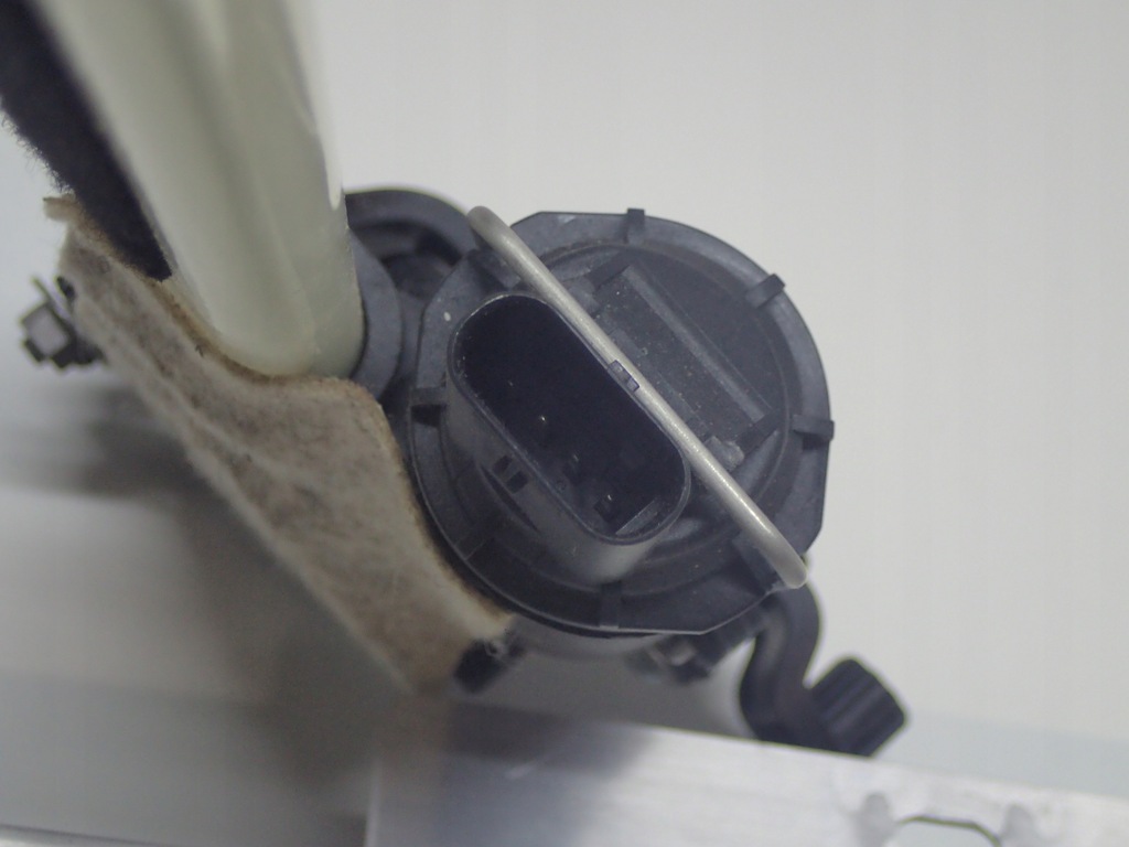 фото №7, Audi a8 d4 шторка задняя электрическая привод шторка 4h4861333a 4h0881963