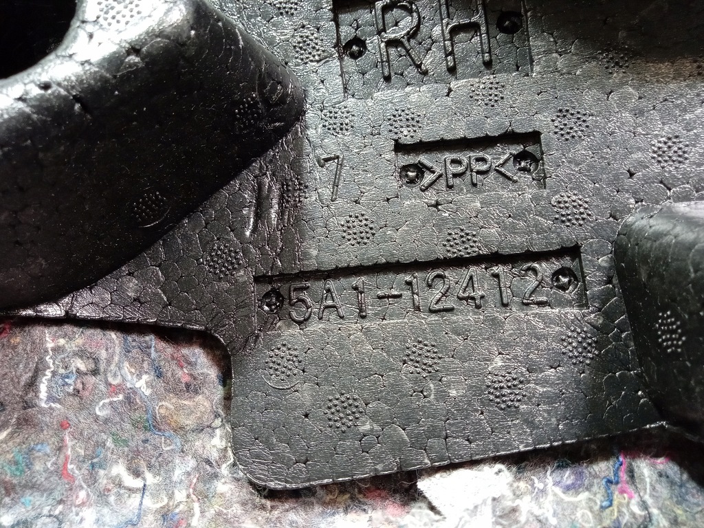 фото №4, Jeep grand cherokee wk2 обшивка перед права