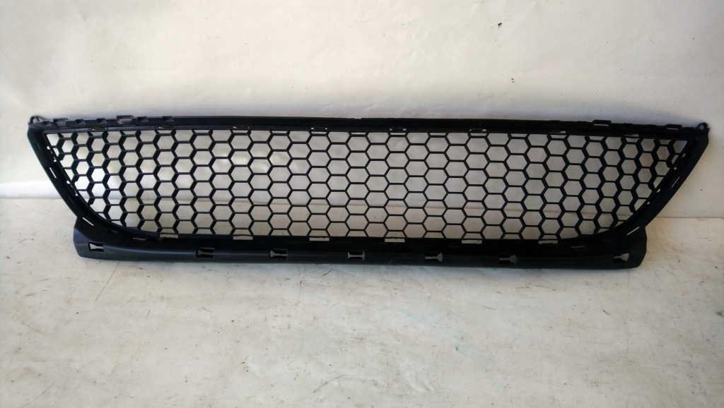 фото №1, Решётка бампера перед dacia logan lift 8200752803