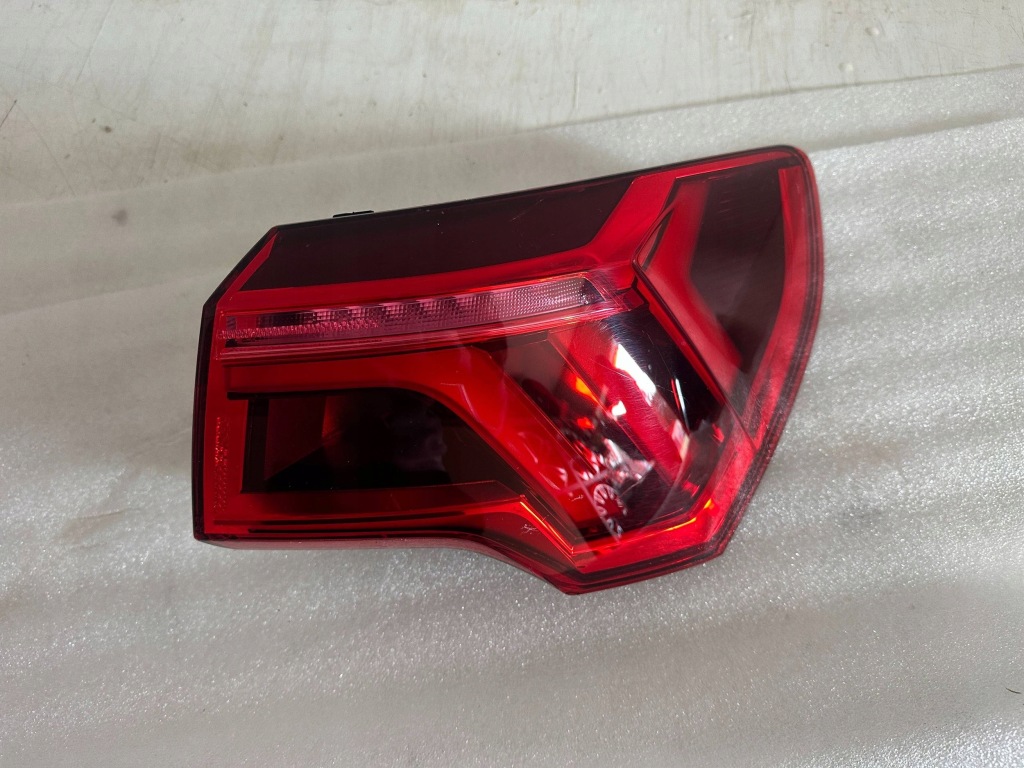 Купить Audi q3 2 83a фара правый  задняя правый задний  led 83a945092