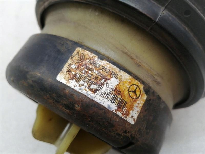 Mercedes w212 hydragas unit rear a2123200725 air suspension left amg в Україні