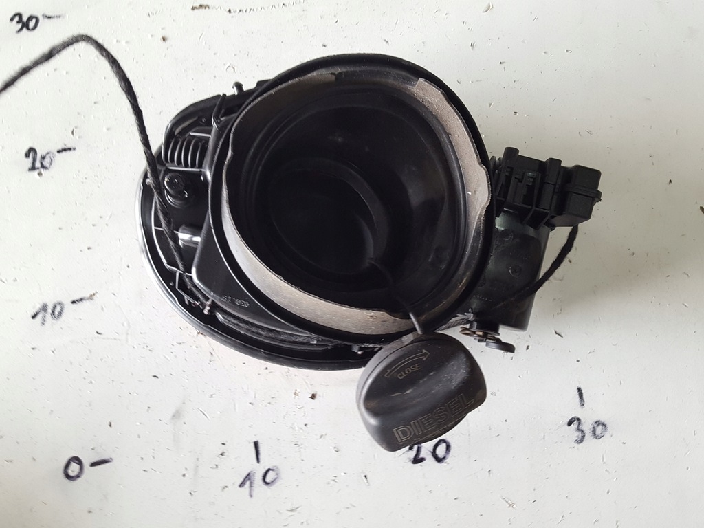 фото №4, Bmw 1 f21 11r- кришка заливної пального a61