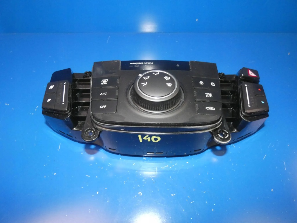 фото №2, Hyundai i40 панель радіо кондиціонера