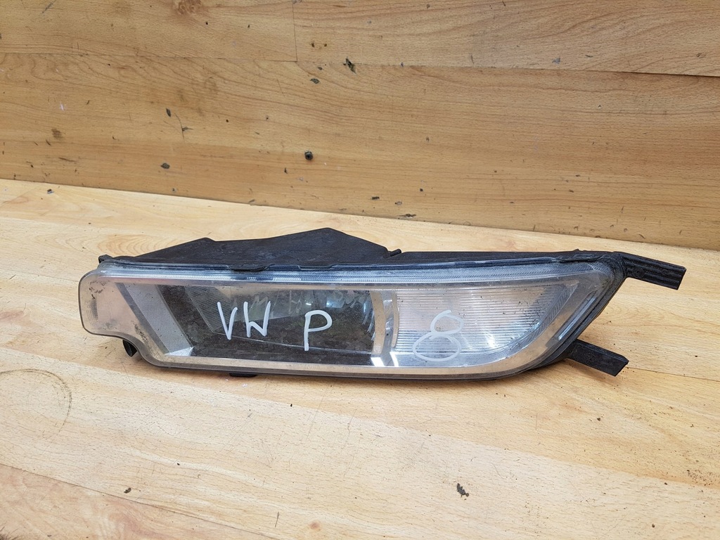 фото №1, Противотуманная фара перед правый vw passat b8
