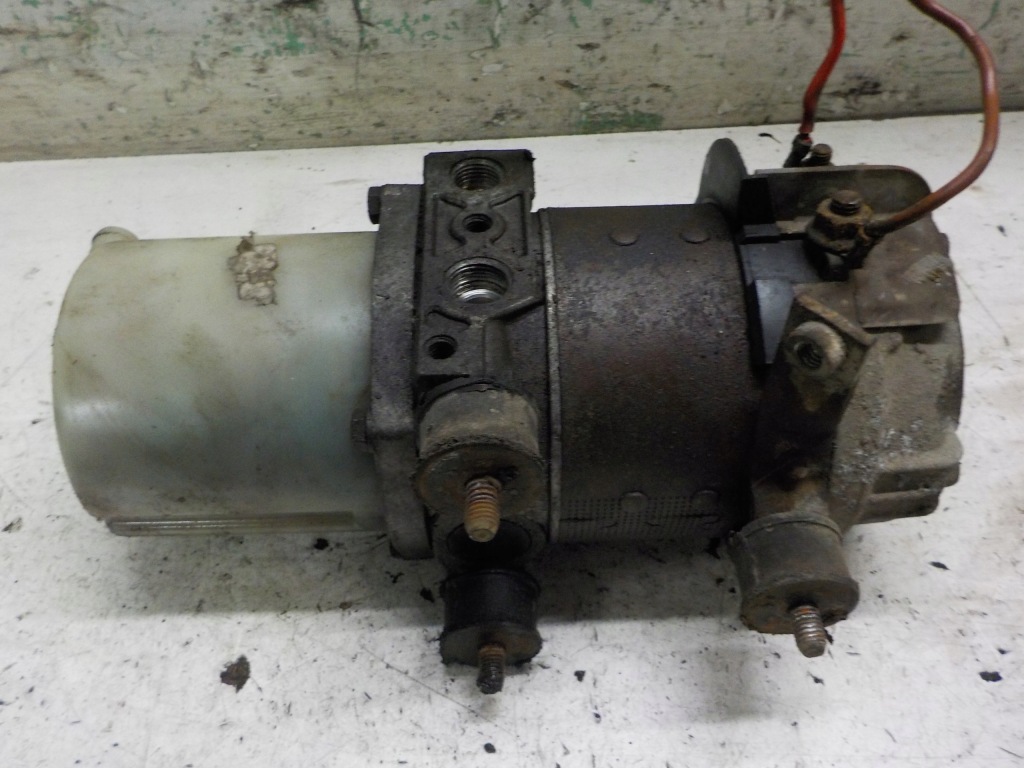 Купить Volvo 460 насос усилителя