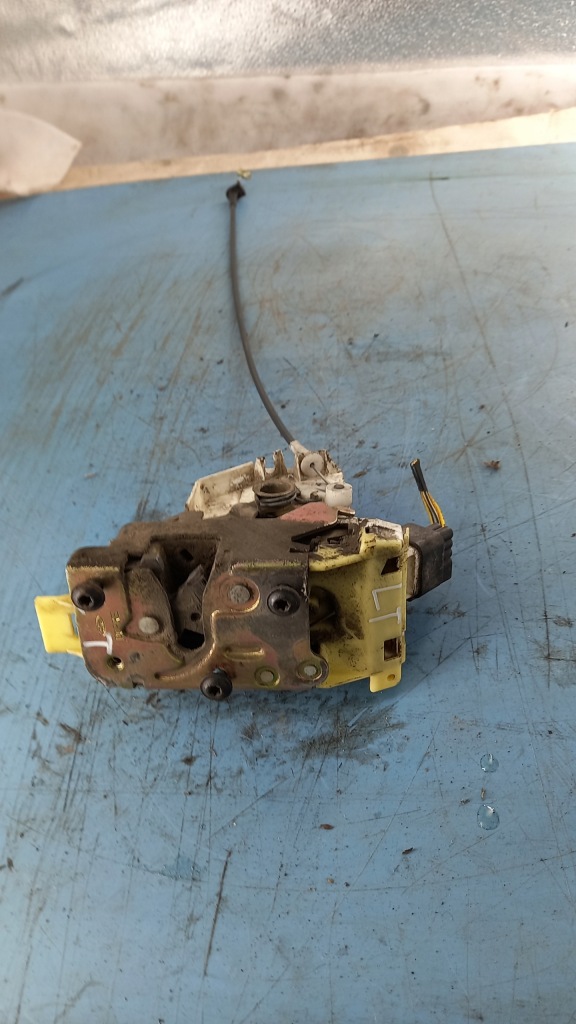 Купити Замок лівий задній ford focus 1.8b 98r