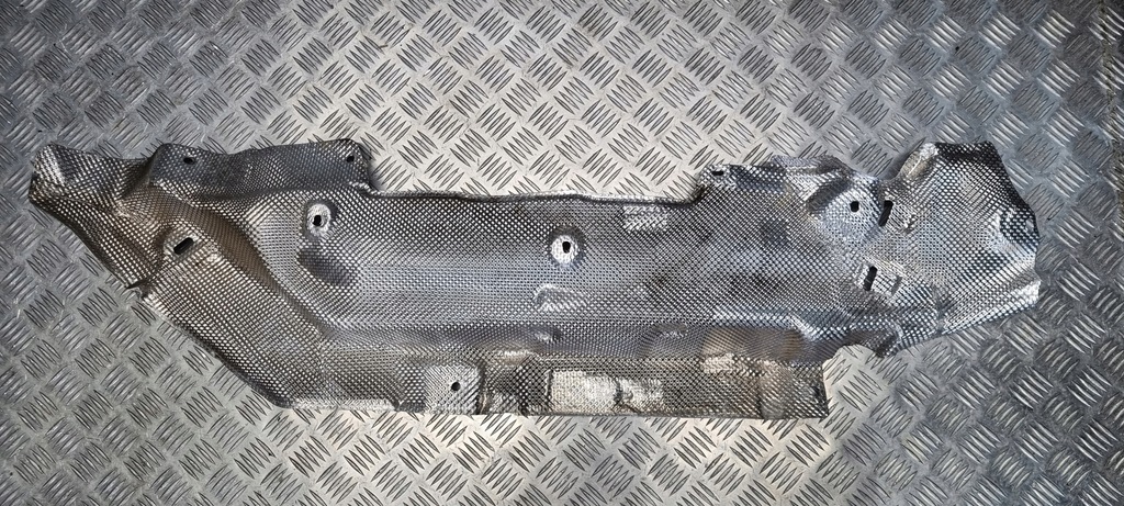 фото №7, Mercedes w206 защита тепловая dół правая a2066820001