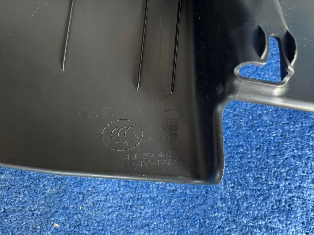 фото №7, Audi q8 sq8 rsq8 защита порог багажника 4m8864483a обивка поперечина заднего