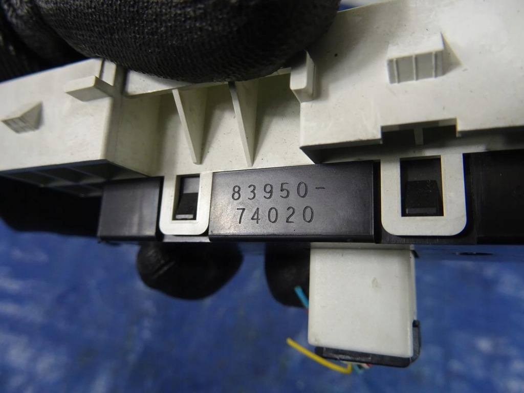 фото №3, Панель дисплей ремней замки toyota iq